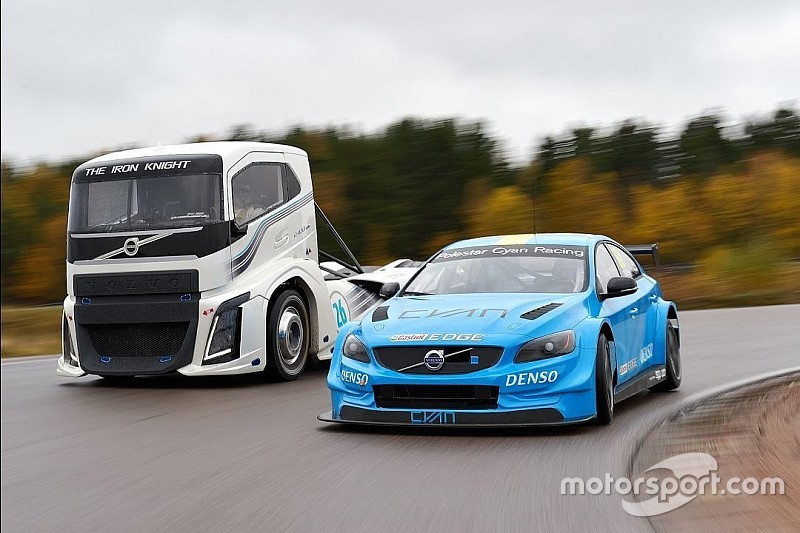 Quand un camion Volvo affronte la S60 WTCC
