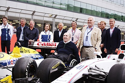 Williams разместит особые наклейки на машинах в Сильверстоуне в честь Фрэнка Уильямса