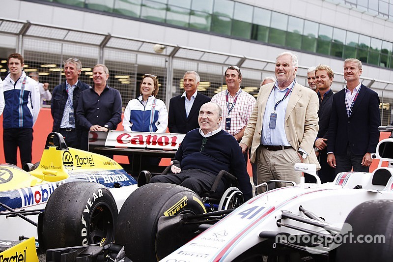 Williams разместит особые наклейки на машинах в Сильверстоуне в честь Фрэнка Уильямса