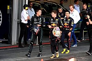 George Russell Nilai Max Verstappen Sangat Sulit Dikalahkan