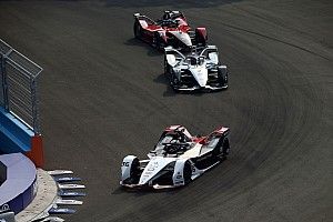 Lotterer disagrees with Jakarta E-Prix penalty for de Vries contact