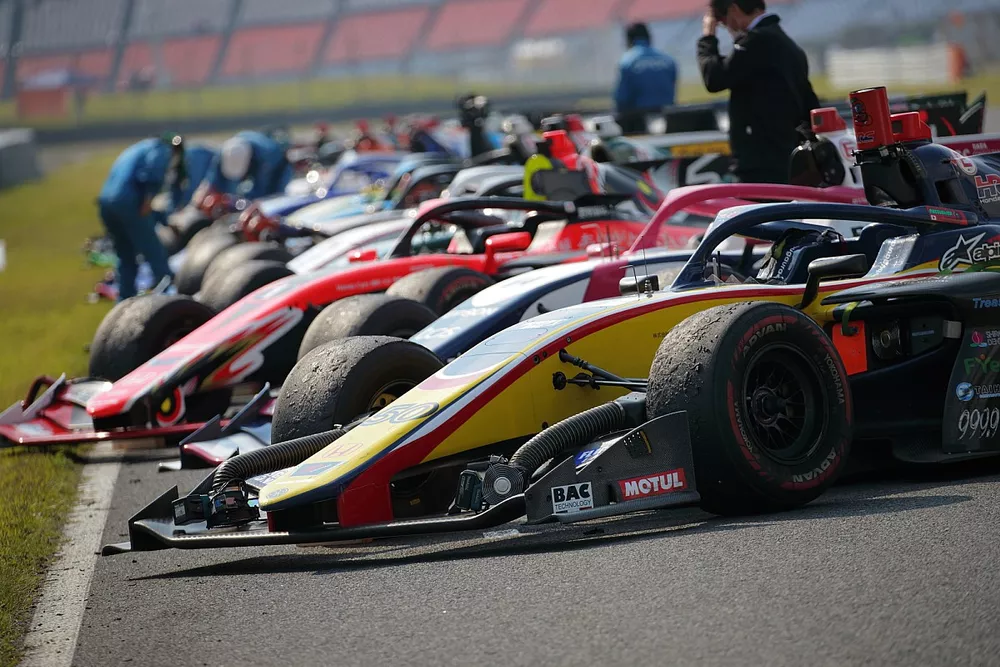 #50 B-Max Racing Team
