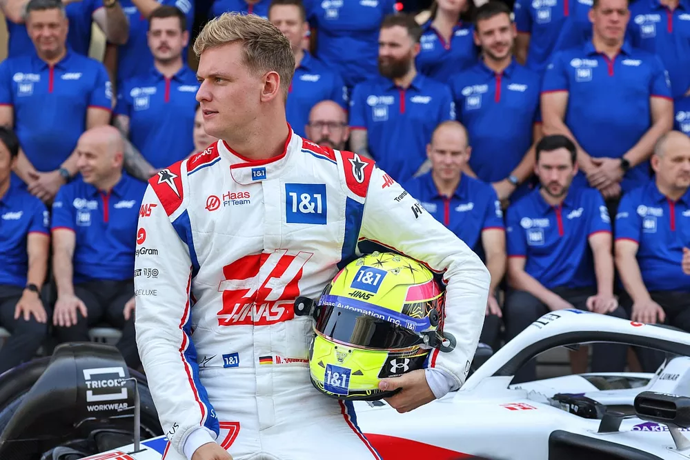 Haas team photo Mick Schumacher, Haas F1 Team