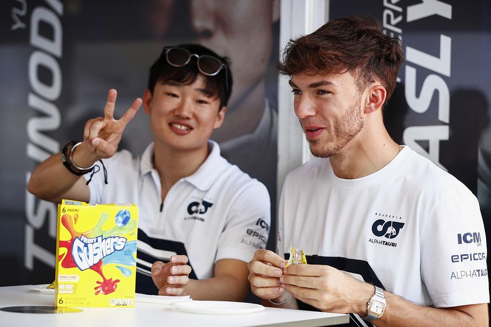 Yuki Tsunoda, Scuderia AlphaTauri, Pierre Gasly. 