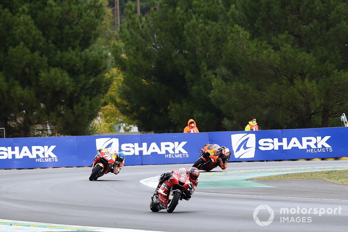 Victoria de Petrucci, brutal remontada de Alex Márquez