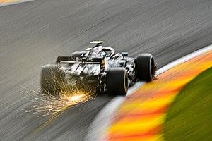 Mercedes pilotları, Belçika'da yeni motorla yarışıyor