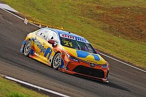 Stock Car: Camilo vence em Curitiba após grande batalha com Salas