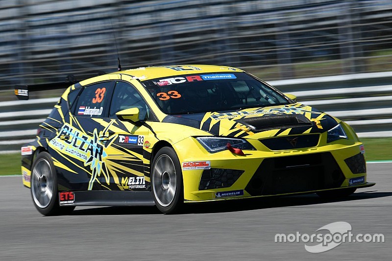 Thailand: Jakraphan Davee domina Gara 1 a Buriram