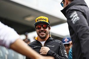 Alonso faz mistério sobre futuro: “Não descarto nada”
