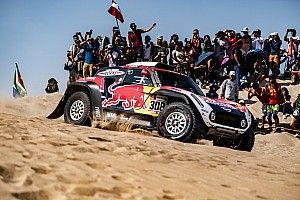 Dani Oliveras se sube al buggy de MINI junto a Despres