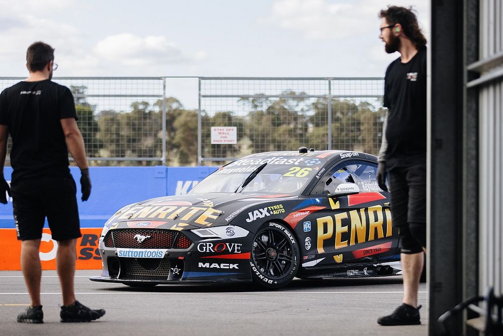 Ten Supercars teams now in lockdown