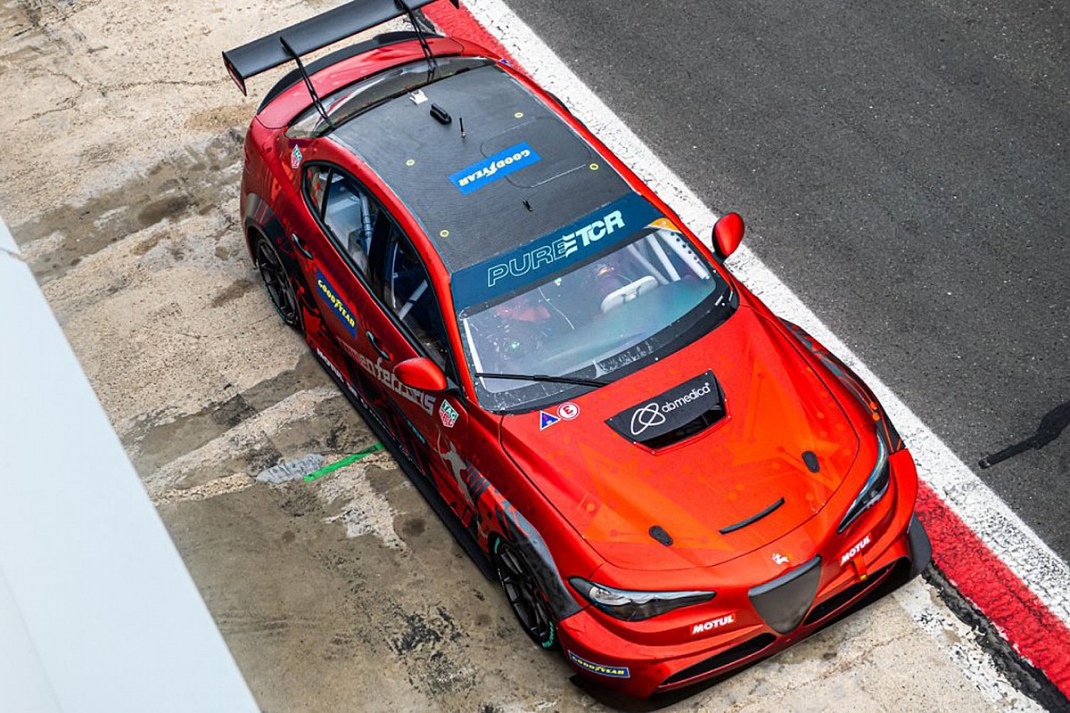 Oliver Webb ha provato l'Alfa Giulia ETCR a Vallelunga