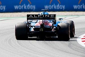 Alpine bir kez daha egzoz değiştirdi