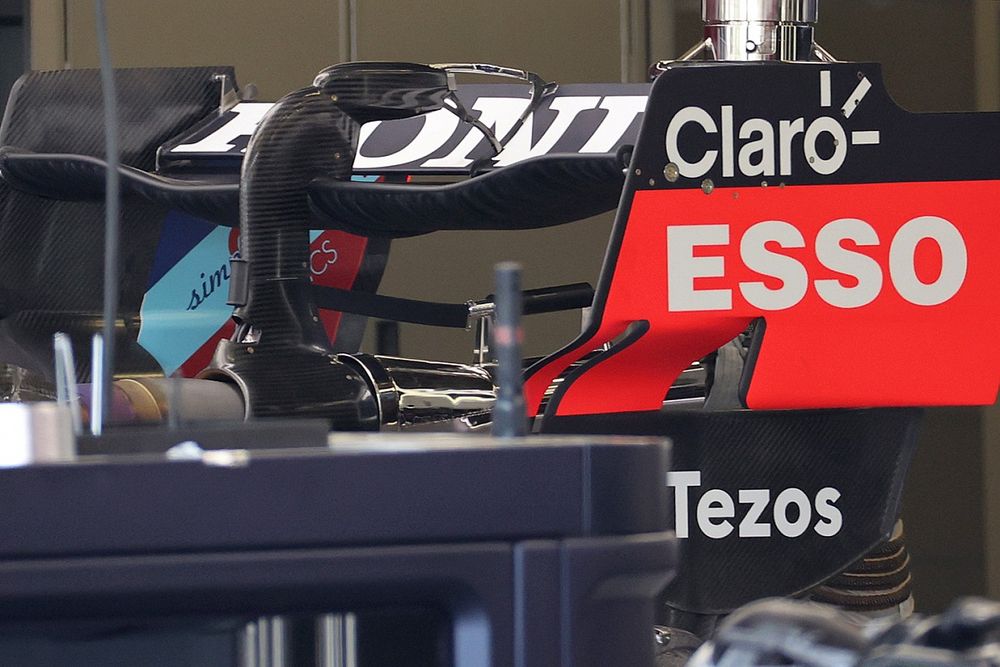 メルセデスF1代表、フレキシブルウイングに対して抗議するか「まだ決めていない」