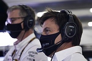 F1 - Wolff não se importaria com derrota para Red Bull, pois Mercedes 'não deve nada'