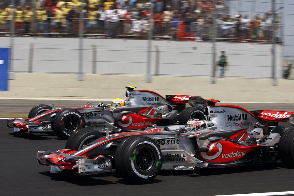 F1: Mecânico revela detalhes sobre racha entre Alonso e Hamilton na McLaren
