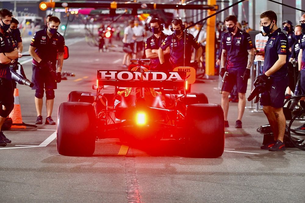 Max Verstappen, Red Bull Racing RB16B, in the pits