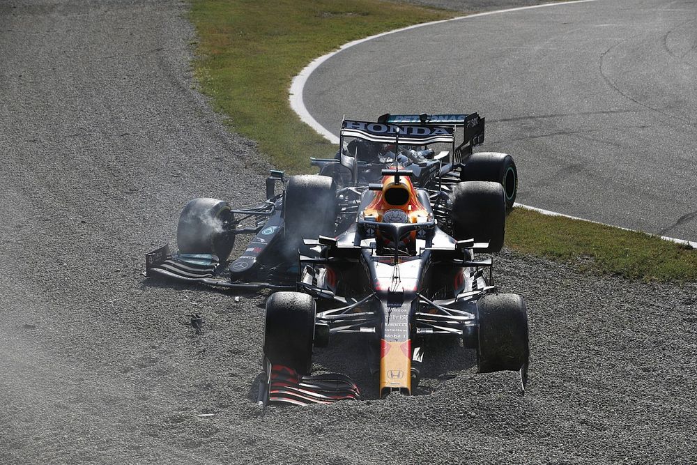 „Incydent” między Verstappenem i Hamiltonem
