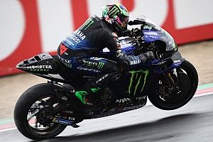 Fotos: jornada de estrenos pasada por agua en el primer día en Misano