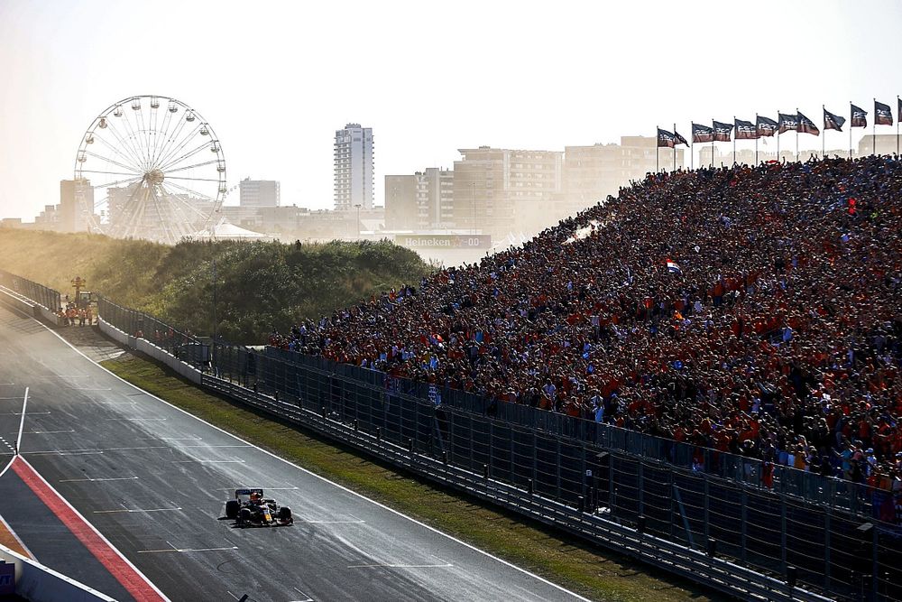 Las imágenes más espectaculares del brutal GP de Países Bajos