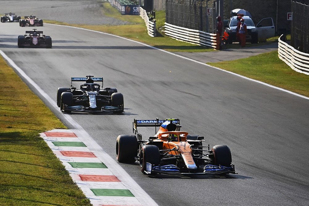Hamilton, "Verstappen için kolay bir galibiyet olmalı"