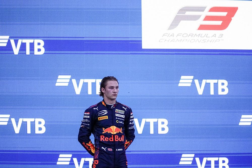 Juara F3 2021 Ambil Bagian dalam Tes Pengembangan Ban Pirelli