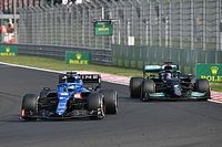 La curiosa conversaci&oacute;n de los jefes de Alonso ante su duelo con Hamilton