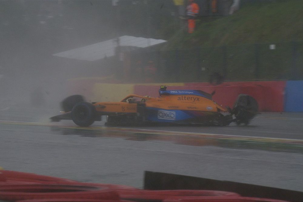 Vídeo: el accidente de Norris que paró la Q3 de Bélgica
