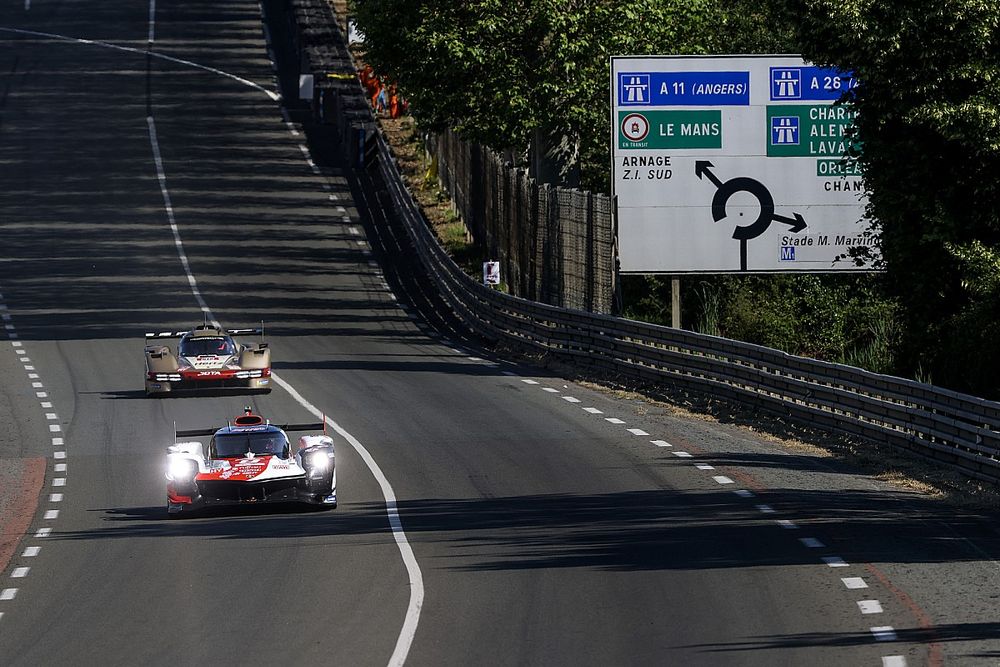 #8 Toyota Gazoo Racing Toyota GR010 - Híbrido de Sébastien Buemi, Brendon Hartley, Ryo Hirakawa