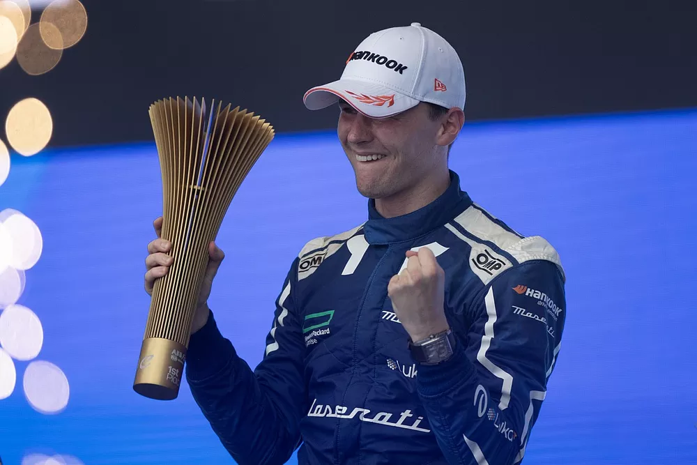 Winner Maximilian Gunther, Maserati Racing celebrates on the podium