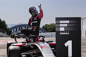 スパーク TGM Grand Prix SF23 大湯都史樹 直筆サイン入り。