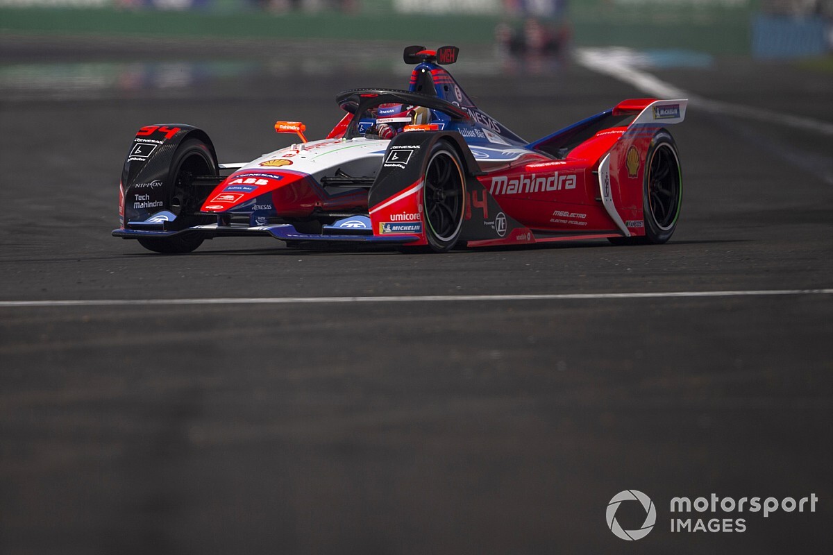 Wehrlein-győzelem Vandoorne előtt, hatalmas káosz a rajtnál a virtuális Hong Kongban (videó)