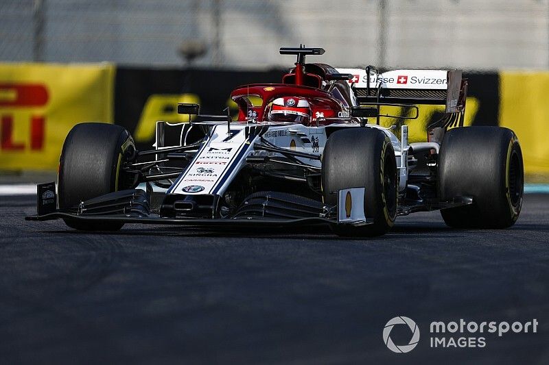 Ilyen penge Räikkönen egyensúlyérzéke (videó)