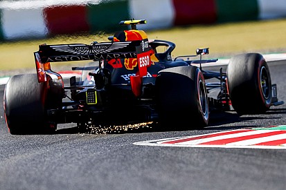 Az F1-es pilóta el akar költözni a családjától, és több pénzt keresne
