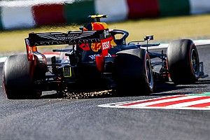 Az F1-es pilóta el akar költözni a családjától, és több pénzt keresne