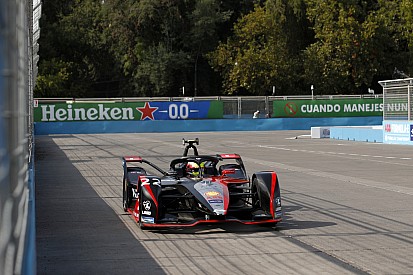 Santiago ePrix: Rowland topt ingekorte tweede training
