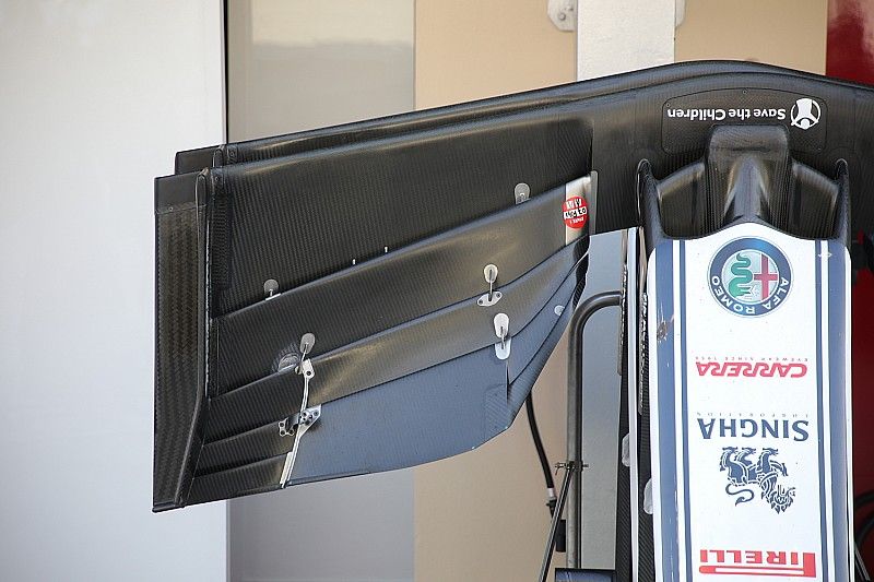 Alfa Romeo Racing C38, front wing