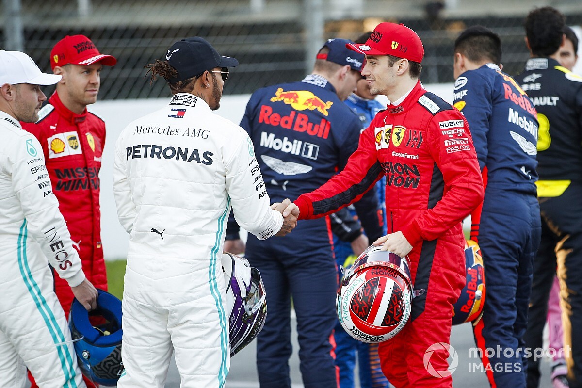 Brundle szerint Hamilton továbbra is fontolóra vehetné a Ferrariba költözését