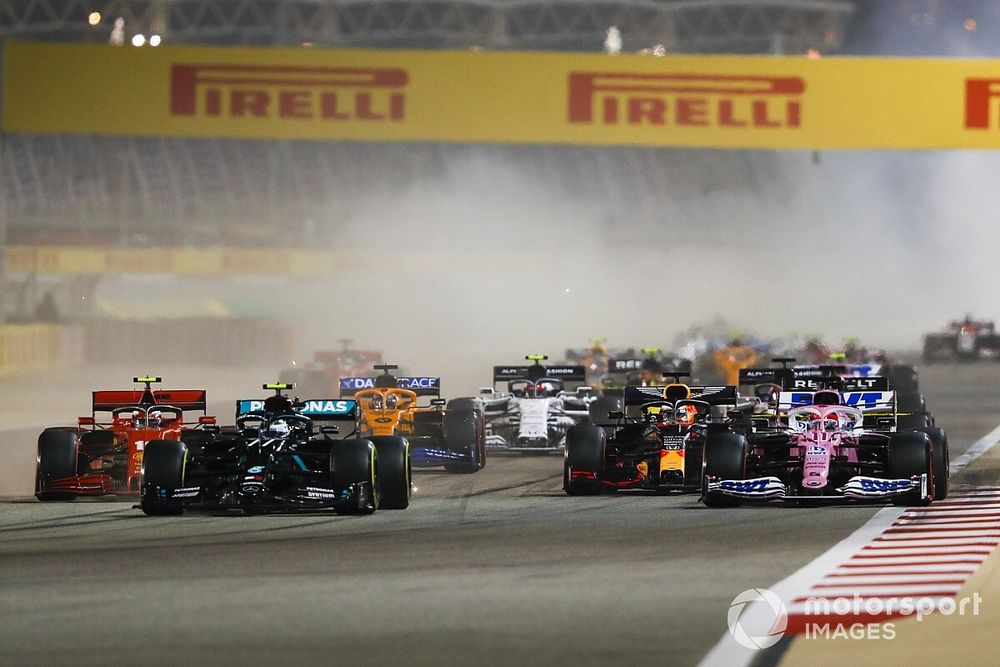 Valtteri Bottas, Mercedes F1 W11, Sergio Perez, Racing Point RP20, Charles Leclerc, Ferrari SF1000, Max Verstappen, Red Bull Racing RB16, and the rest of the field at the start