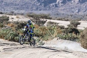 Dakar 2021: Santolino se cuela en el top 5, a pesar de una caída