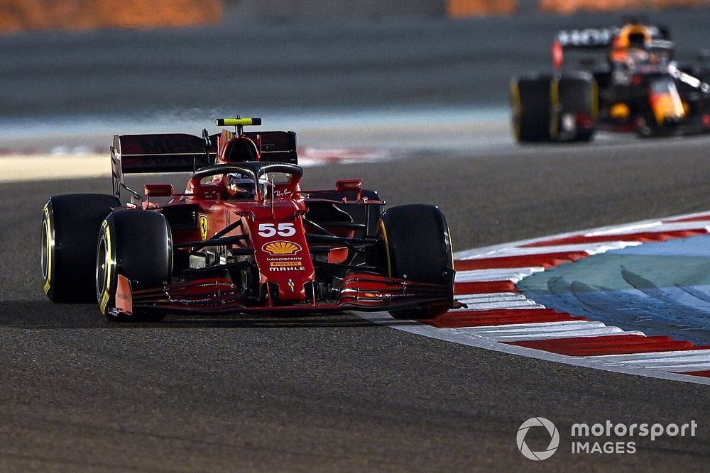 Carlos Sainz Jr., Ferrari SF21, Max Verstappen, Red Bull Racing RB16B