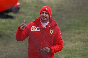 Sainz: "I tifosi Ferrari regalano già sensazioni speciali"
