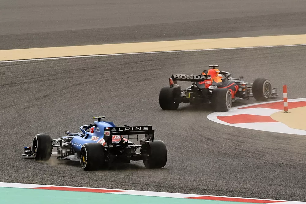 Max Verstappen, Red Bull Racing RB16B, Esteban Ocon, Alpine A521