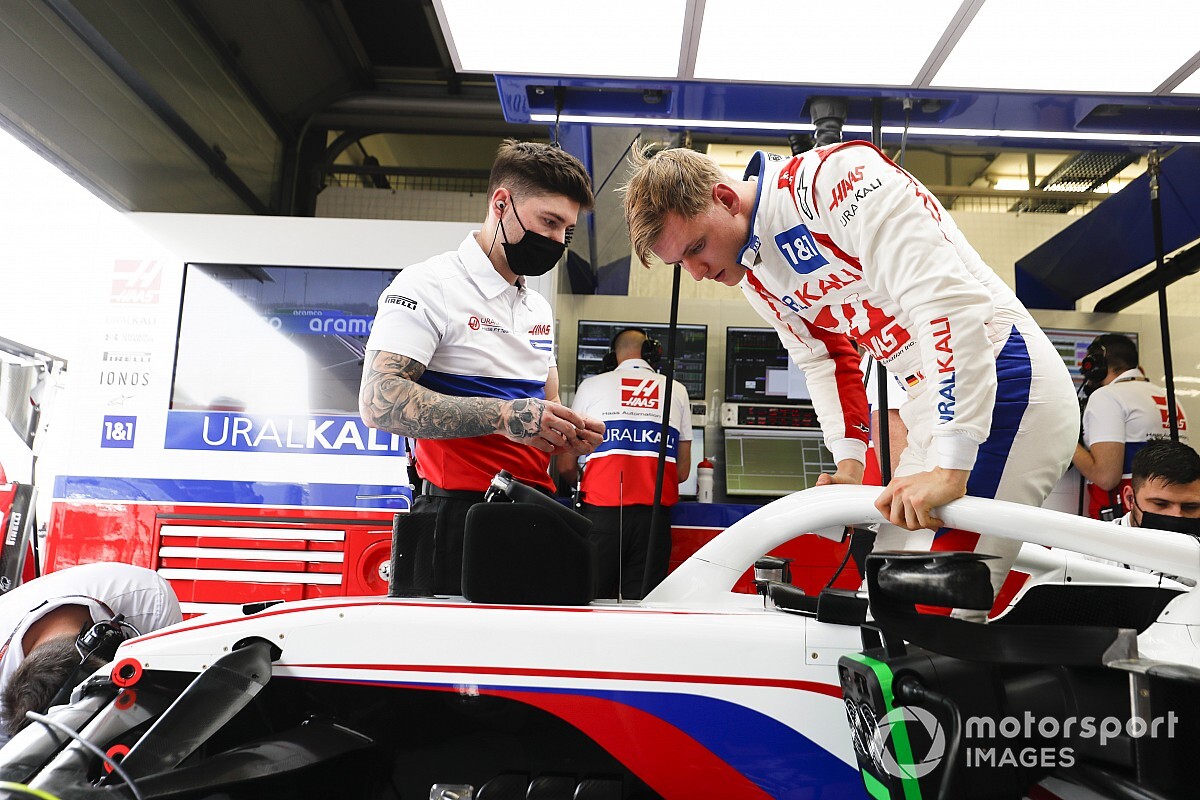 Steiner Percaya Mick Schumacher Warisi Etos Kerja Ayahnya