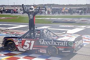 Kyle Busch dominant in NASCAR Truck win at Atlanta