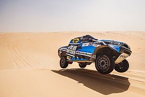 Van Loon leert waardevolle lessen in eerste voorbereiding op Dakar 2022
