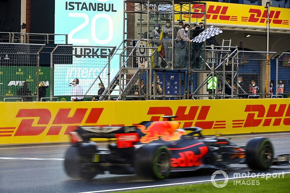 „Most először ülök itt idegesen” – Verstappen az időmérős vereségéről