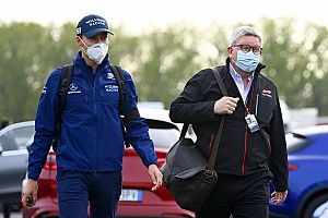 Brawn szerint Bottas nem hagyott helyet Russellnek