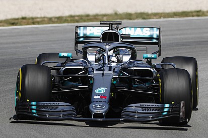 Mazepin meilleur chrono du jour à Barcelone avec Mercedes