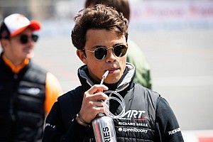 De Vries termina su asociación con McLaren